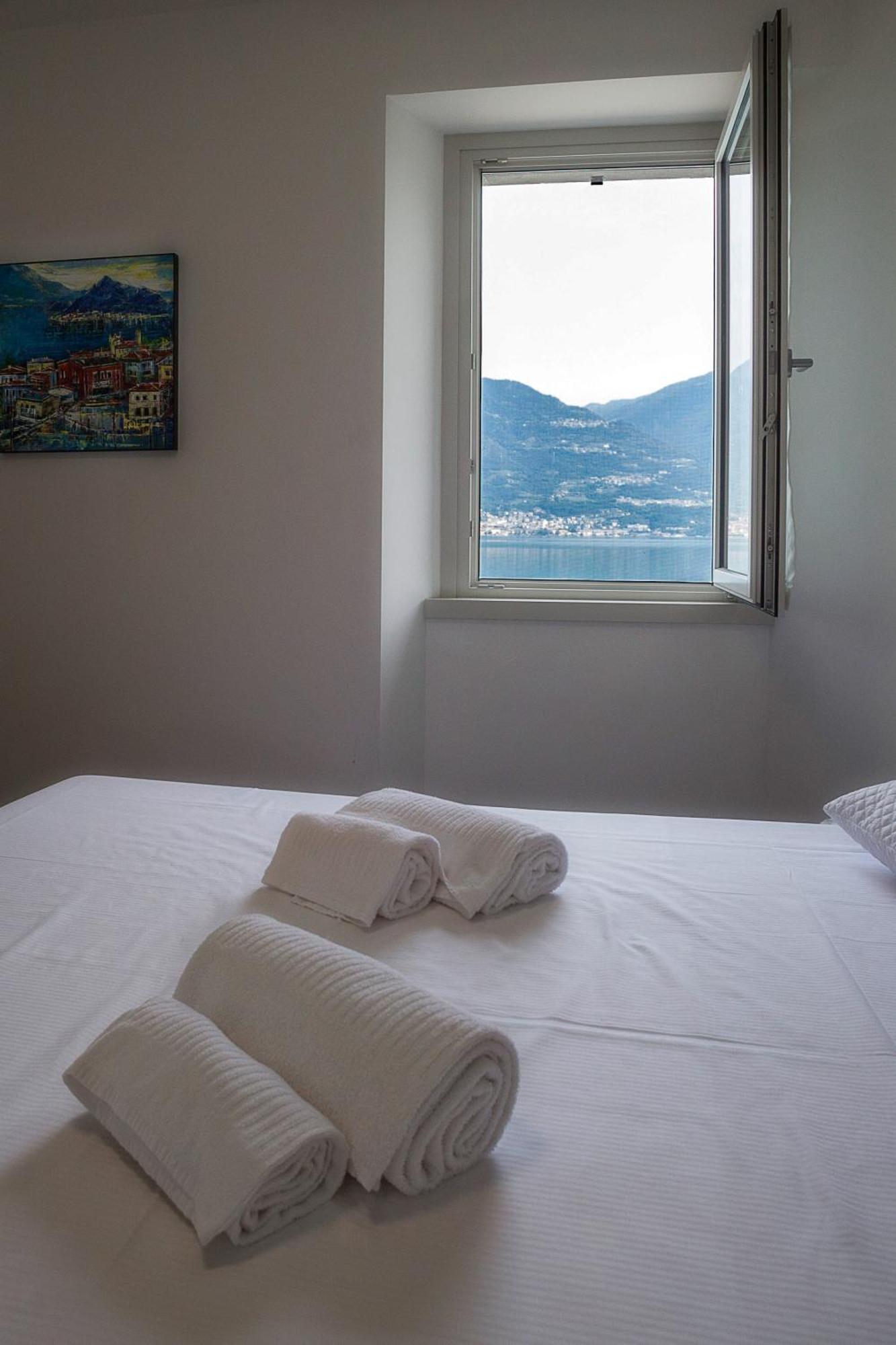 Lakefront Home Residenza Il Gallo In Riva Al Lago بيسوني المظهر الخارجي الصورة