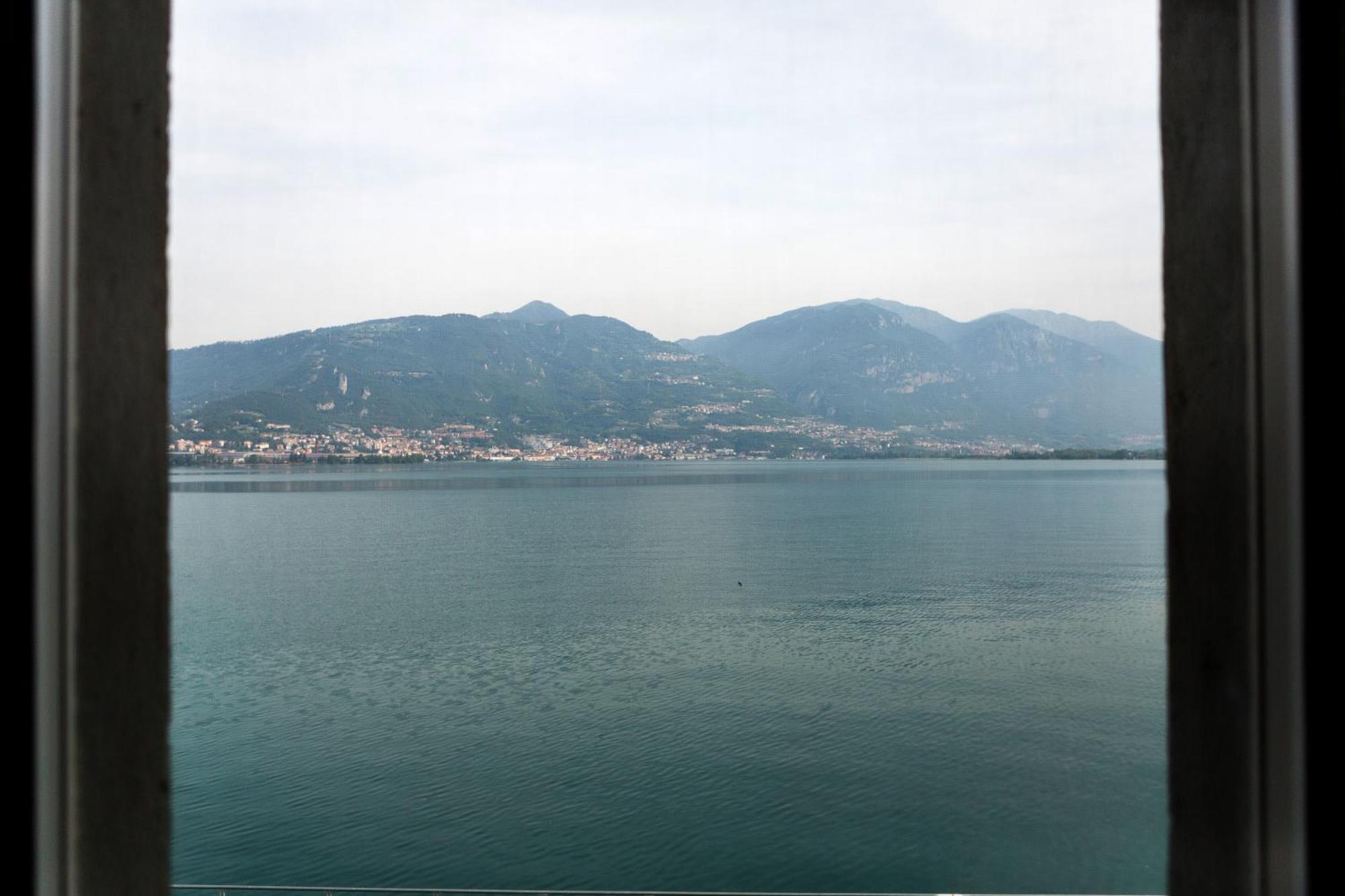 Lakefront Home Residenza Il Gallo In Riva Al Lago بيسوني المظهر الخارجي الصورة