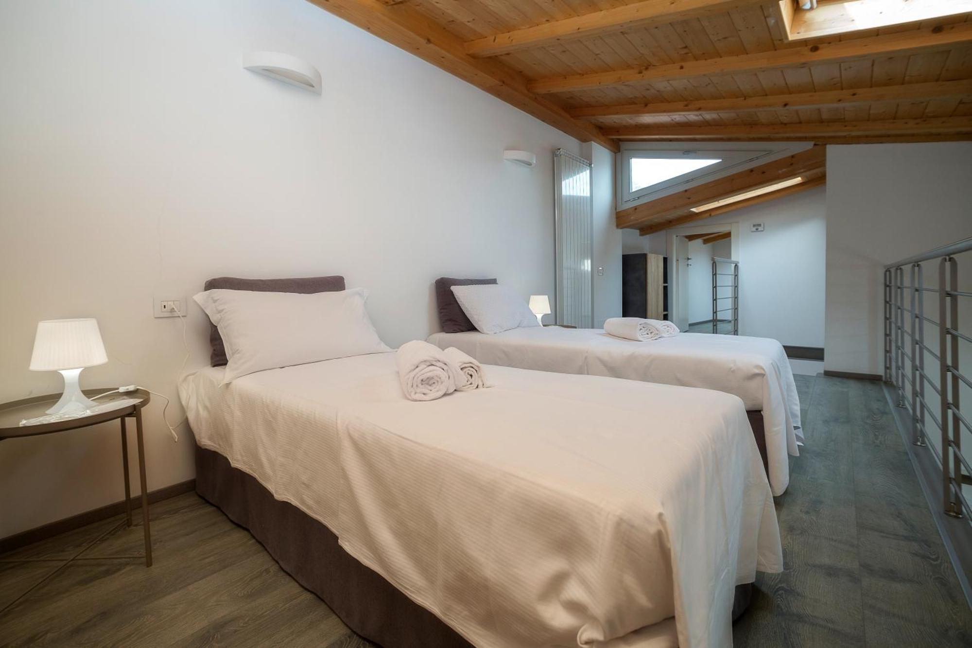 Lakefront Home Residenza Il Gallo In Riva Al Lago بيسوني المظهر الخارجي الصورة